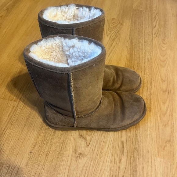 BEARPAW Women's Elle Short Boots 1962W Hickory Size 9 - Picture 7 of 9